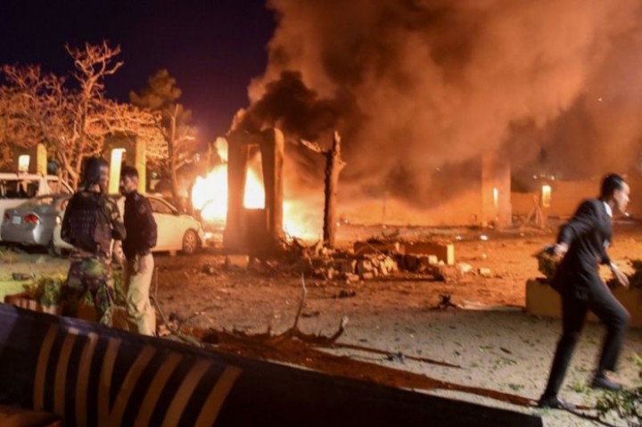 Ledakan terjadi di area parkir, salah satu hotel di Quetta, Pakistan. Foto: bbc.com/REUTERS