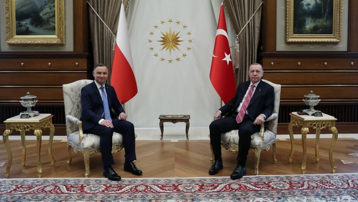 Presiden Turki, Recep Tayyip Erdogan bertemu mitranya dari Polandia, Andrzej Duda. (Foto: Reuters)