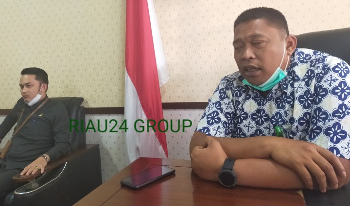 Ketua PN Bengkalis Soni Nugraha didampingi Ulwan Muluf Humas Pan Bengkalis