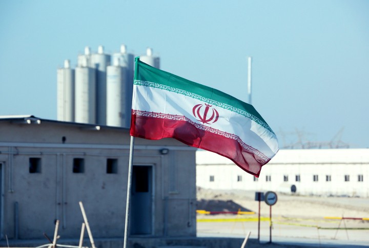 Bendera Iran. Foto: Brink News/Atta Kenare/AFP via Getty Images