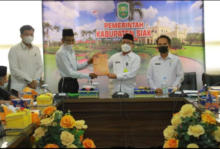 Sekda Siak Minta TP2GD Siak Bahas Tuntas Mekanisme Pengusulan Gelar Tengku Buwang Asmara Menjadi Pahlawan Nasional (foto/lin) 