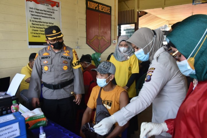 Membludak Warga Kuansing Ikut Vaksin HUT Bhayangkara, Kerjasama Polres dan Diskes (Foto/int) 