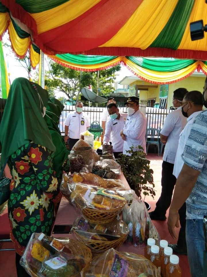 Desa Muara Kelantan Wakili Siak di Tingkat Provinsi, Wabup Husni: Ini Sebagai Motivasi (foto/int) 