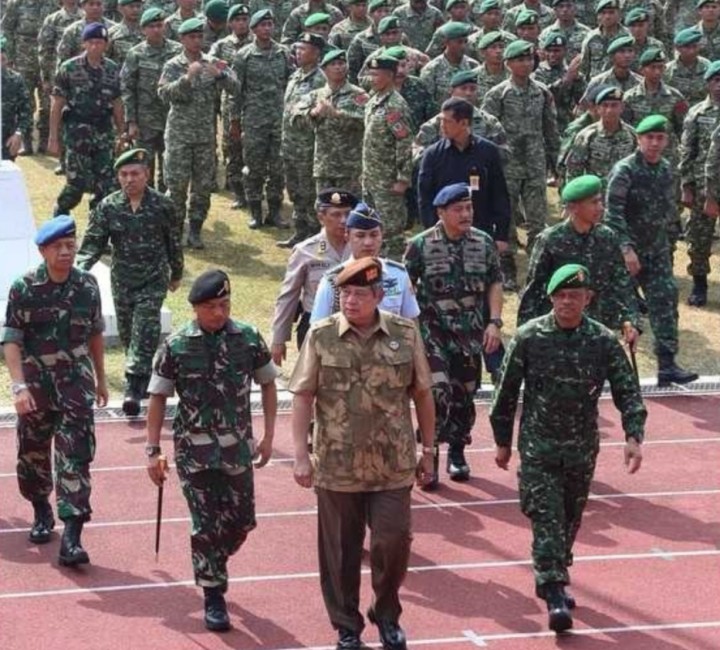 Momen Presiden SBY Didampingi Jenderal Moeldoko dan Gatot Nurmantyo, Netizen Langsung Bilang Begini (foto/int)