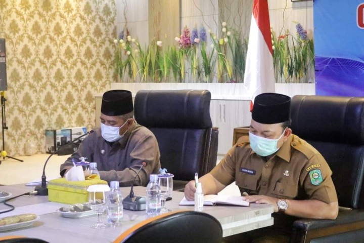 Bupati Alfedri Rakor Virtual Bersama Gubernur Riau, Terkait Persiapan Pendistribusian Bantuan Beras Dimasa PPKM (foto/ist)
