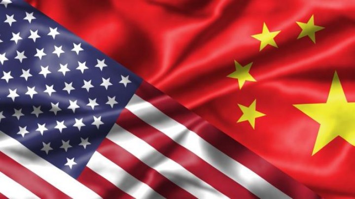 Bendera Amerika Serikat dan China. Sumber: Suara.com