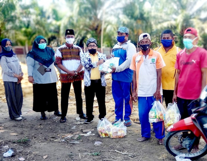 Pengurus BKH PGRI Riau Gelar Aksi Peduli PPKM Level IV (foto/ist)