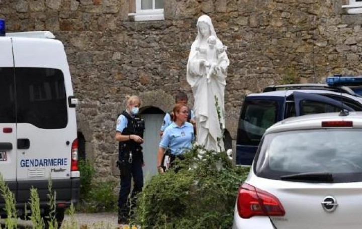 Seorang Pencari Suaka Ditangkap Atas Tuduhan Pembunuhan Pendeta Katolik Roma di Prancis (foto/int)
