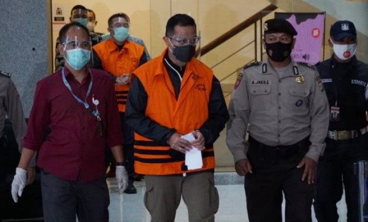 Mantan Mensos Juliari Batubara saat ditangkap KPK dalam kasus korupsi bansos Covid-19