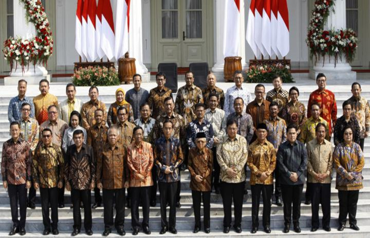 Jokowi dan menteri. Sumber: Internet