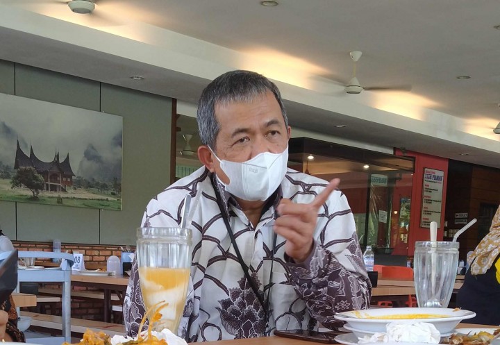Kepala OJK Riau Muhamad Lutfi