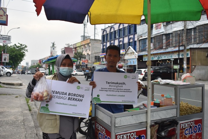 Pemuda Borong Berbagi Berkah Bersama SRI IZI Riau (foto/int)