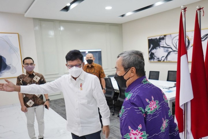Gubernur Riau (Gubri), Syamsuar melakukan kunjungan kerja (kunker) ke Kementerian Komunikasi dan Informatika, di Jakarta
