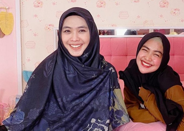 Oki Setiana Dewi dan Ria Ricis. Sumber: Instagram/@okisetianadewi