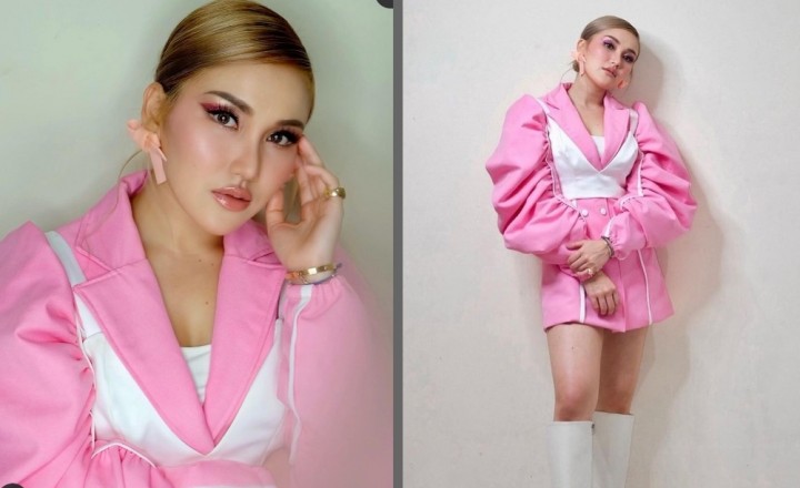 Ayu Ting Ting Selfie Pakai Dress Pink, Netizen: Caktinya Nyonya Gunawan (foto/int)
