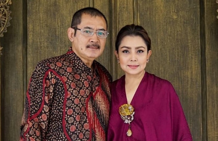 Bambang Trihatmodjo dan Mayangsari. Sumber: Instagram/@mayangsari_official