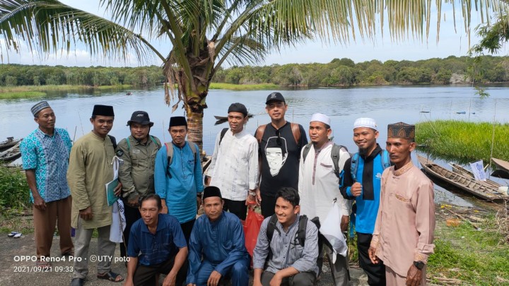 Dakwah Pedalaman Bersama UAS ke Dusun Bagan Benio Kabupaten Bengkalis, Bagikan Alquran dan Sembako (foto/ist)