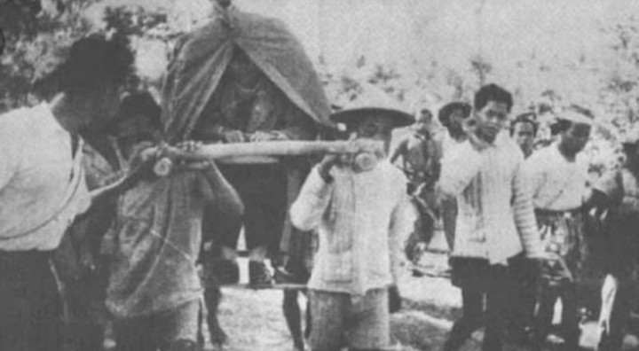 Jenderal Soedirman saat memimpin perang geriliya. Sumber: Internet