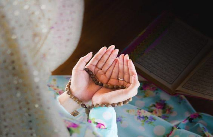 Ilustrasi berdoa. Sumber: Internet