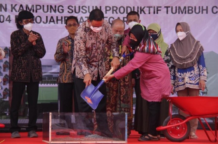 Gubernur Anies saat meresmikan rusun produktif di Jakarta timur untuk warga Bukit Duri/Republika.co.id