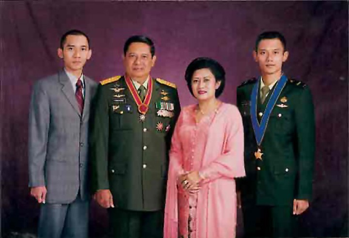 SBY dan keluarga. Sumber: Internet