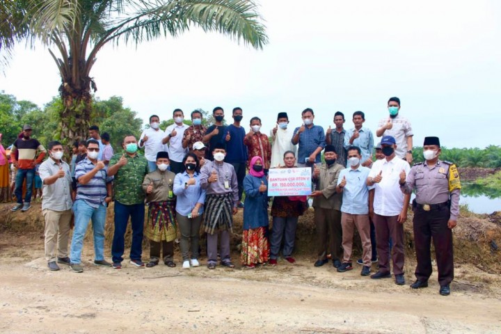 Usai penyerahan bantuan ekowisata di Kabupaten Siak