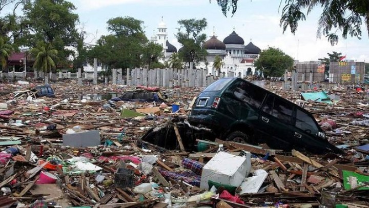 Tsunami Aceh tahun 2004. Sumber: Internet