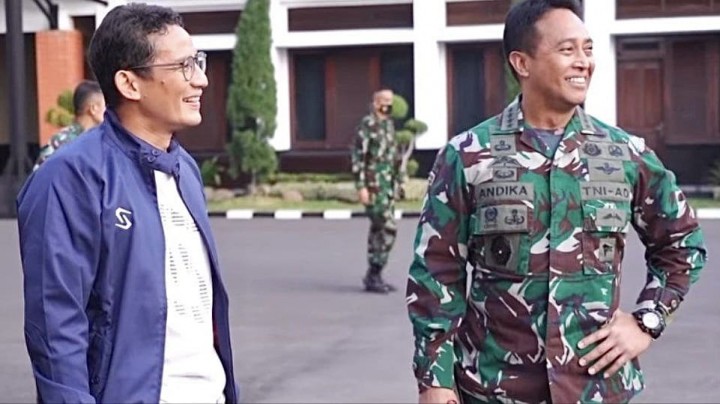 Menteri Pariwisata dan Ekonomi Kreatif Sandiaga Uno dan Panglima TNI Jenderal Andika Perkasa. Sumber: Instagram / @sandiuno