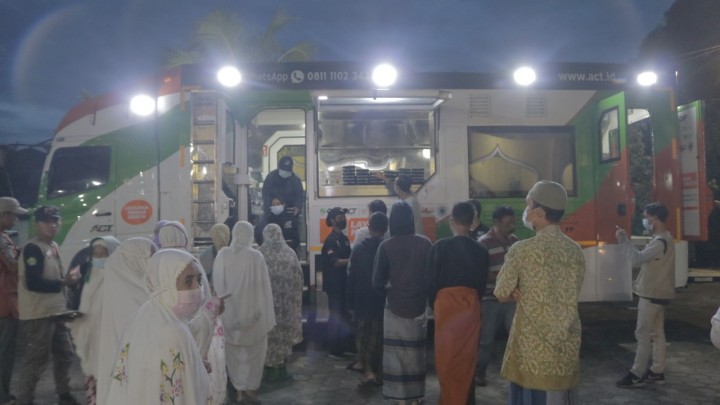 ACT Bahagiakan Jemaah di Masjid Al Maghfiroh Pekanbaru Lewat Aksi Safari Subuh (foto/int)