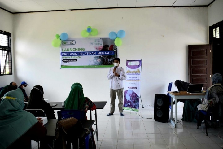 IZI Riau Digandeng Laznas PHR Latih Perempuan Milenial Program Ketrampilan Menjahit (foto/ist)
