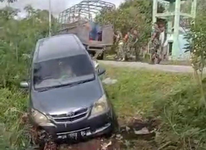 Mobil Petugas Kesehatan yang alami kecelakaan di Jalan Bantan