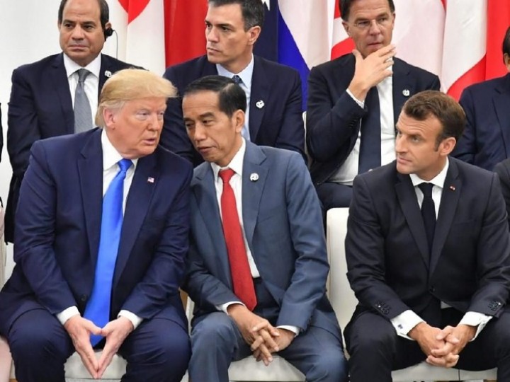 Presiden ke-45 Amerika Serikat Donald Trump (kiri), Presiden RI Joko Widodo (tengah). Sumber: DetikNews