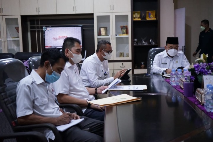 Saat pertemuan di kantor ESDM Provinsi Riau