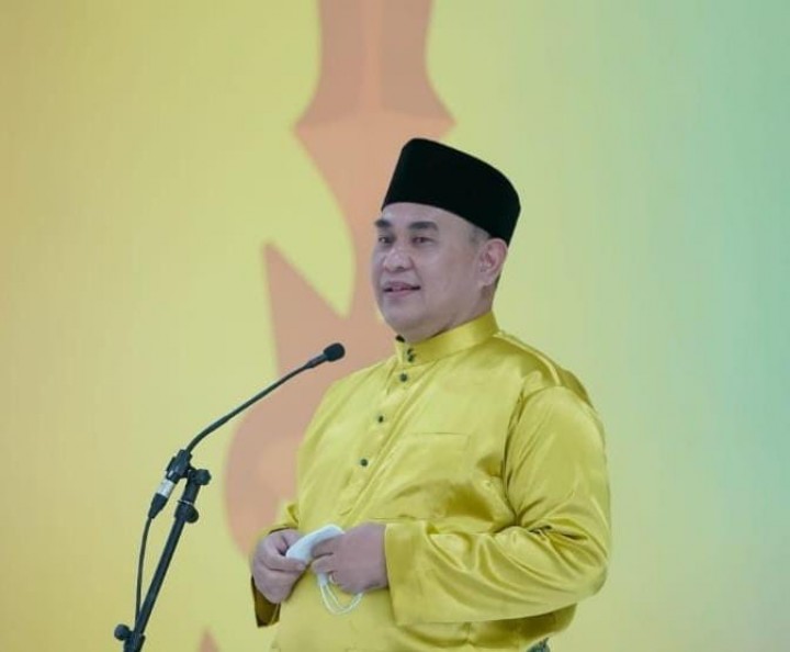 Ketua PWI Riau, Zulmamsyah Sekendang