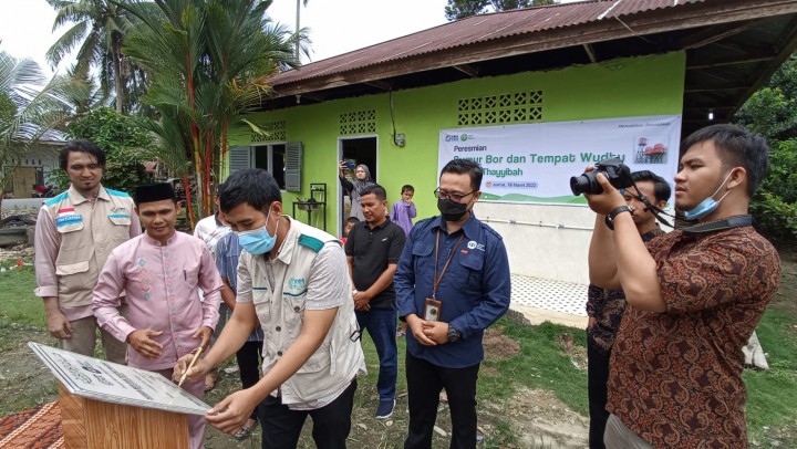YBM PLN UIP3BS bersama  IZI Riau  Resmikan Sumur Bor dan Tempat wudhu TPQ At-Thoyyibah
