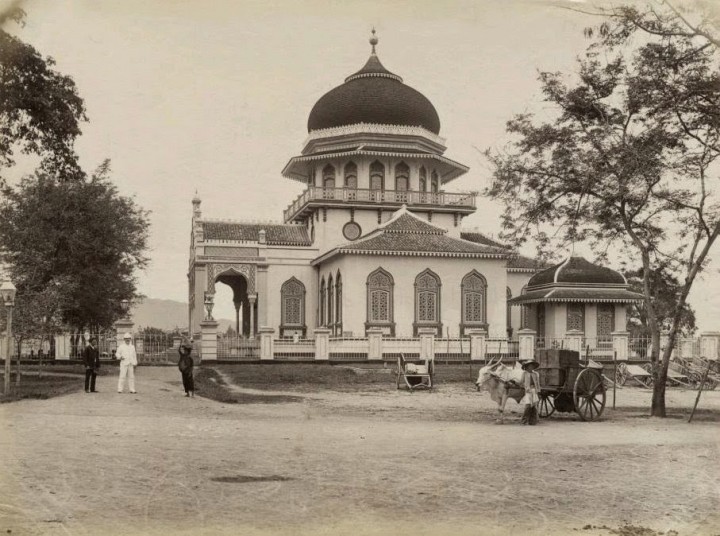 Masjid Raya Baiturrahman. Sumber: Internet