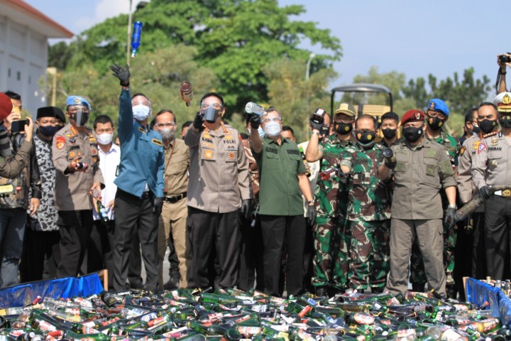 Pemusnahan barang bukti serta ekspos hasil Kegiatan Rutin yang Ditingkatkan (KRYD) Polda Riau
