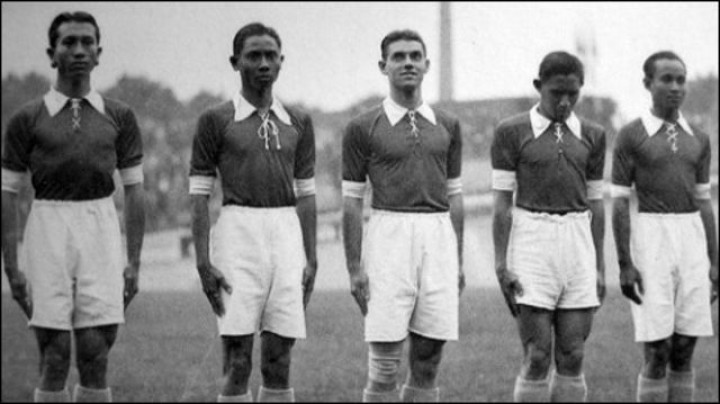 Skuad Indonesia ketika tampil di ajang Piala Dunia 1938. Sumber: Internet
