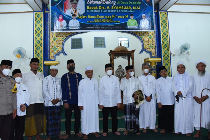 Safari Ramadhan Gubenur Riau saat foto bersama 