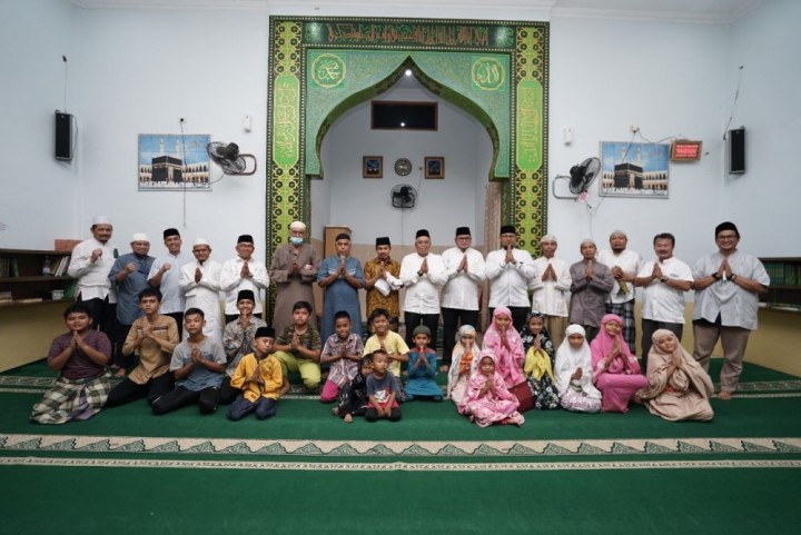 Wujud Tanggung Jawab Sosial Pada Masyarakat. UIR Safari Ramadhan Tempat Ibadah Sekeliling Kampus