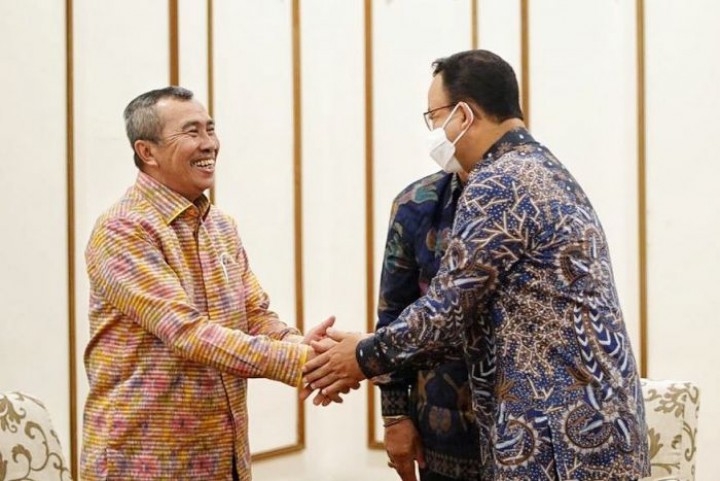 Gubri Syamsuar dan Gubernur Anies di Rakernas APPSI Bali