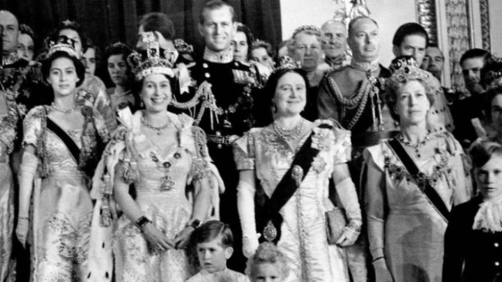 Penobatan Ratu Elizabeth. Sumber: Internet
