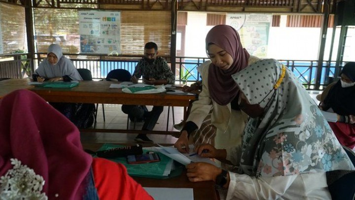 PT Riau Andalan Pulp and Paper (RAPP) melalui program Community Development (CD) menggagas pelatihan pengembangan kapasitas 33 UMKM binaannya.