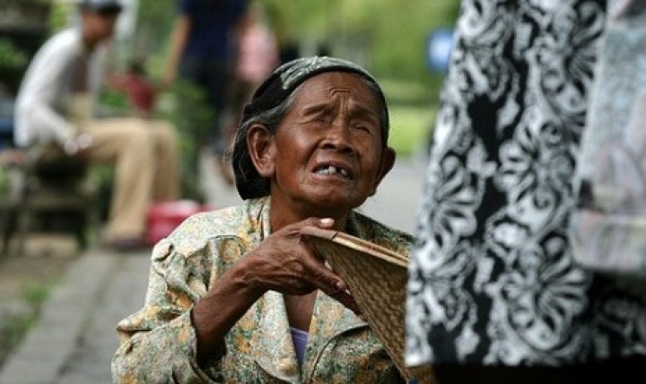 Lansia Terlantar Terbanyak di Indonesia itu Ada di...