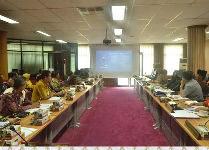 Komisi V DPRD Riau Adakan RDP dengan Disdik terkait Persiapan PPDB