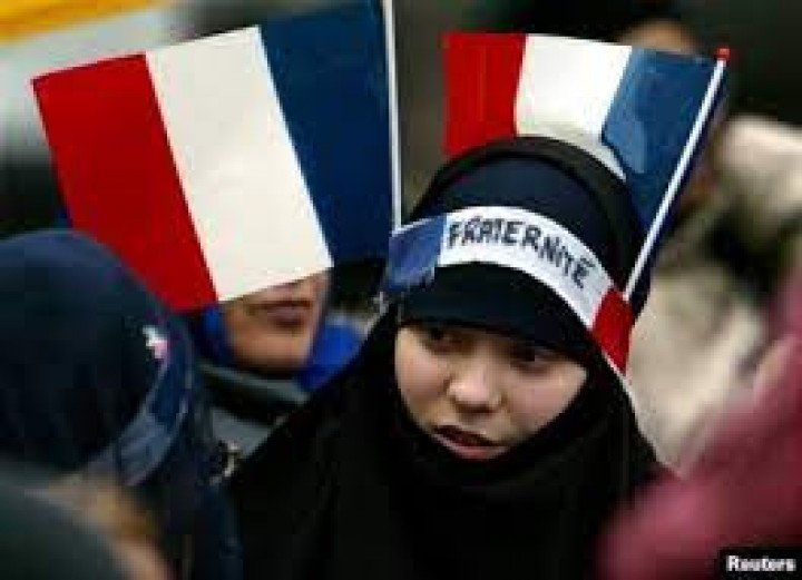 Potret Demonstran Muslim di Perancis
