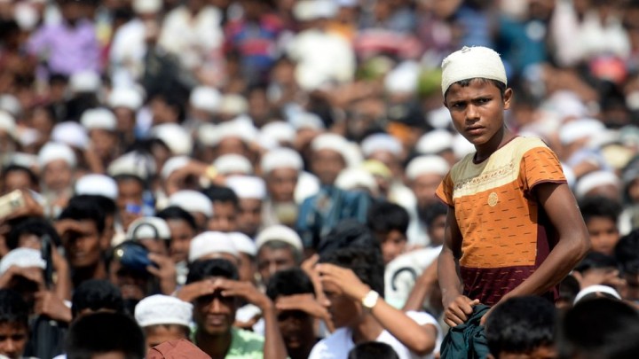 potret aksi demo yang dilakukan Masyarakat Rohingya di Bangladesh meminta untuk memulangkan mereka ke tanah air mereka Myanmar/detik.com