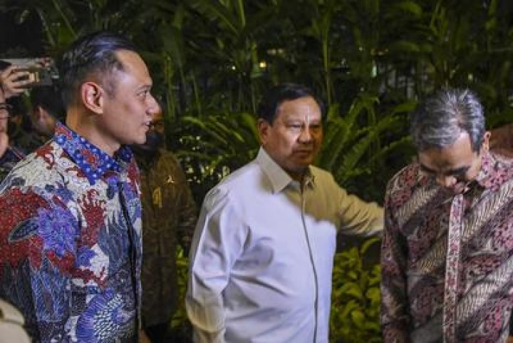 Pertemuan antara Agus Harimuti Yudhyono (AHY) dan Prabowo Subianto. Sumber: Katadata