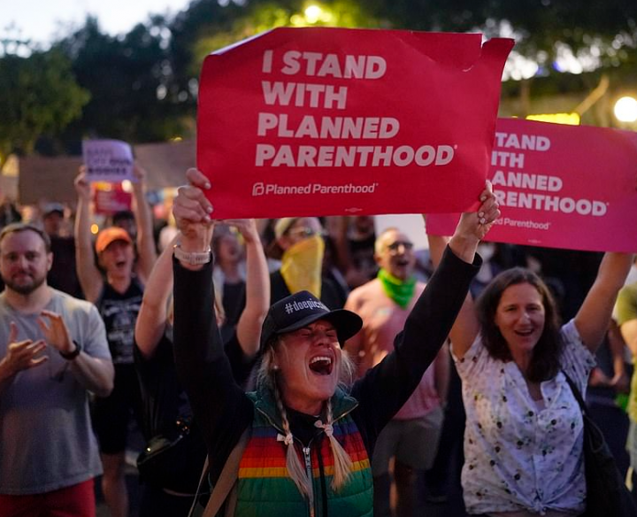 Aksi demonstrasi pro Aborsi (Roe v Wade) di Lowa Amerika Serikat /AP