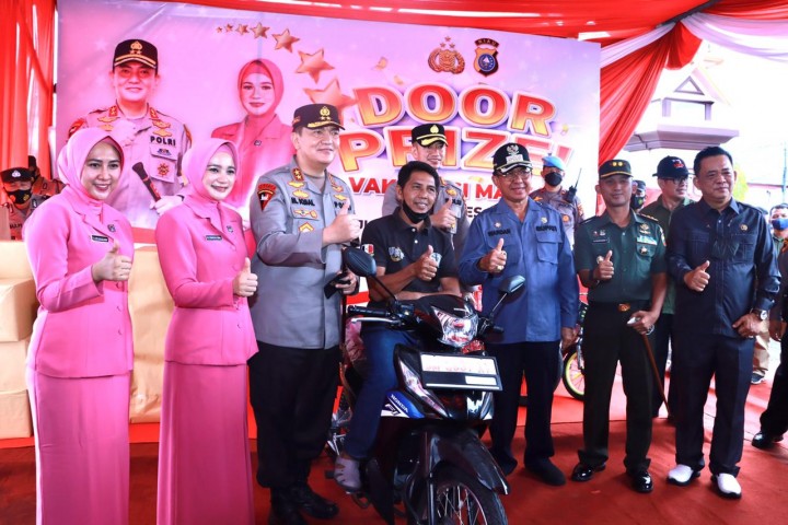 Bupati HM Wardan dampingi Kapolda Riau kunjungan di Inhil